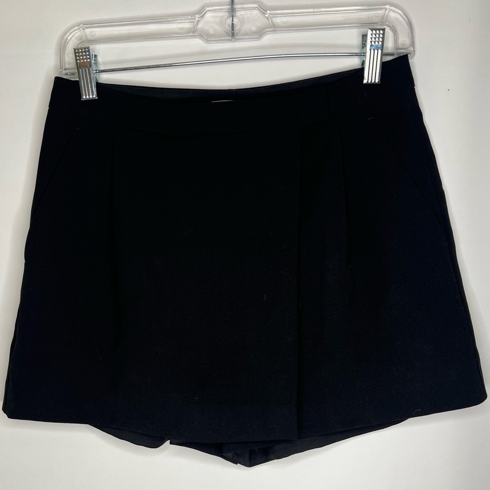 Vince Camuto skort
